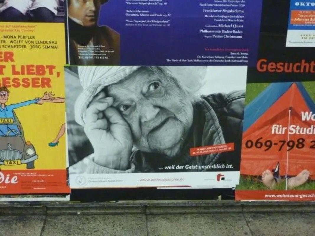 Plakataktion der Medienstelle Anthroposophie in Frankfurter U-Bahn-Stationen