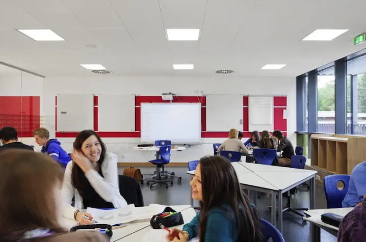 Ecophon Master Rigid für akustisch natürliche Lernumgebungen Bild: Ecophon Master Rigid für akustisch natürliche Lernumgebungen