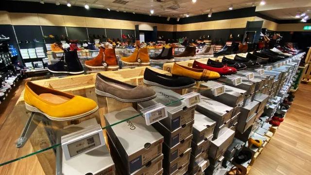 Bild: Damenschuhe in Übergrößen - Sagenhafte Auswahl bei schuhplus in Hamburg