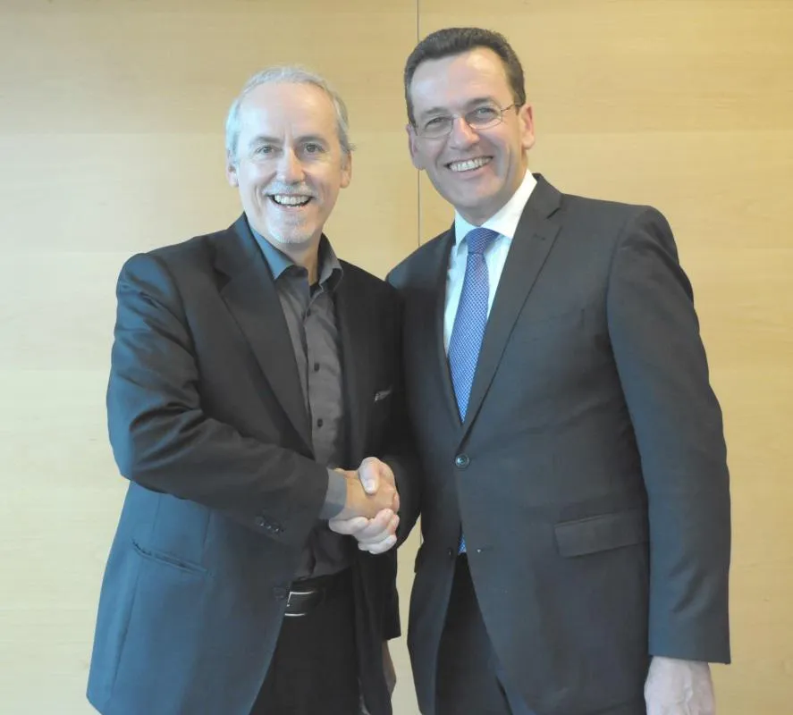 Karl Manfredi (li.), Geschäftsführer Brennercom, und Hubert Kofler, Geschäftsführer Würth Phoenix