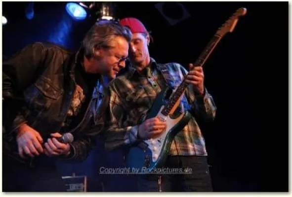 Bild: Rockpop aus den Charts mit der Band MrFRIENDLY in Bad Soden / Taunus am 22.04.2012