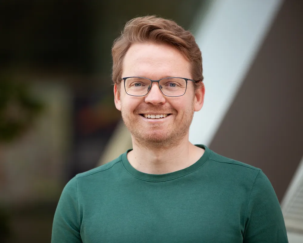 JANOSCH PETERS STEIGT BEI ICOMPLAI ALS CTO EIN
