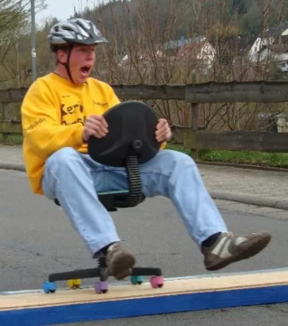 Bild: Deutschland bekommt sein 1. Offizielles Bürostuhlrennen - Multifunktionsöl WD-40 Sponsor der neuen „Formel B“