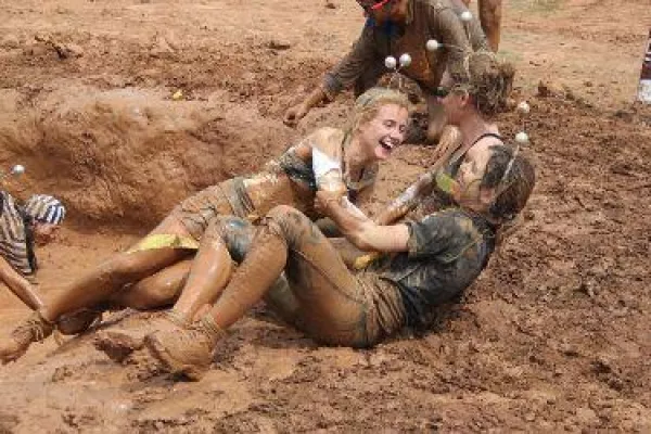 Bild: Das Crazy Race von Valencia - eine einmalige Erfahrung für Spanisch Sprachschüler aus aller Welt