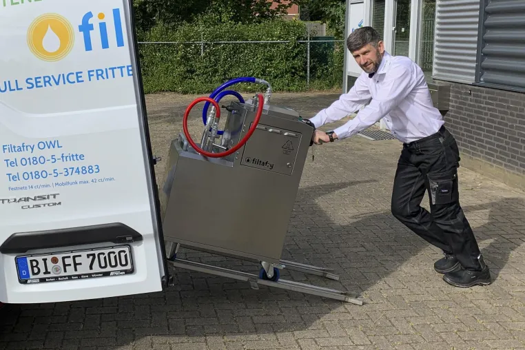 Bild: Vitali Becker startet trotz Corona mit FiltaFry OWL in die Selbstständigkeit