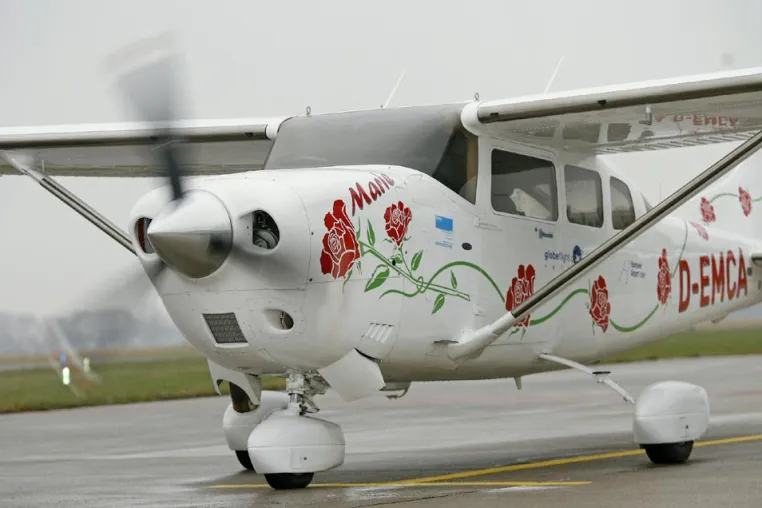 Bild: Deutsche Weltumflieger landen in Nagasaki, Hiroshima und Asahikawa