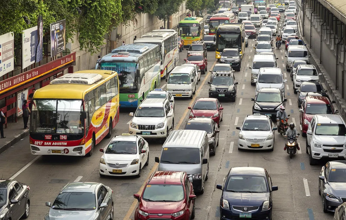 Mit RFID Headlamp Tags können die Philippinen Smart Mobility umsetzen. © aldarinho Shutterstock.com