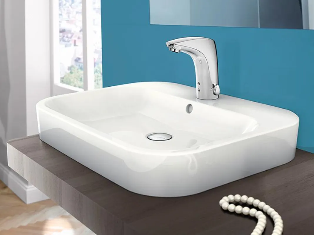 Praktisch und wassersparend – die berührungslose Armatur HANSAELECTRA Foto: Hansa Armaturen GmbH