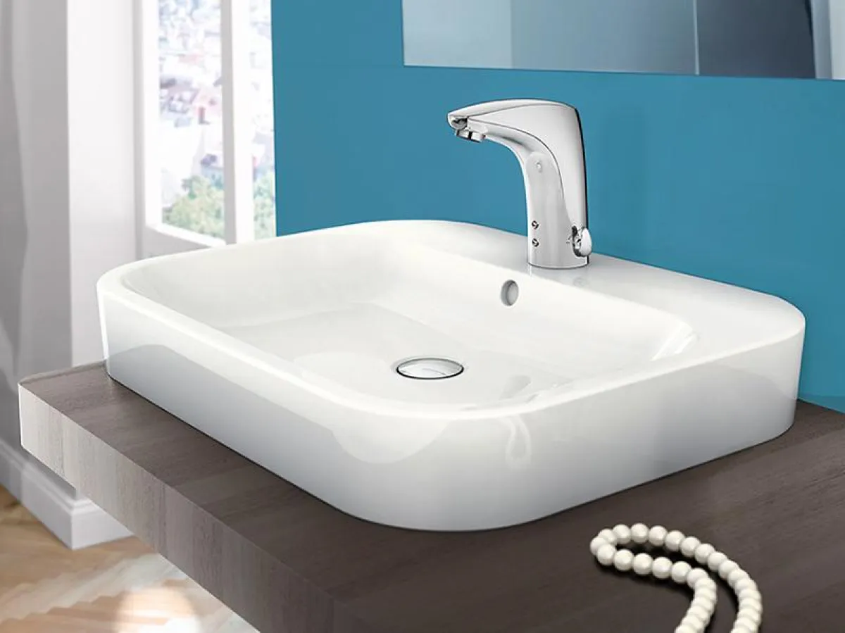 Praktisch und wassersparend – die berührungslose Armatur HANSAELECTRA Foto: Hansa Armaturen GmbH