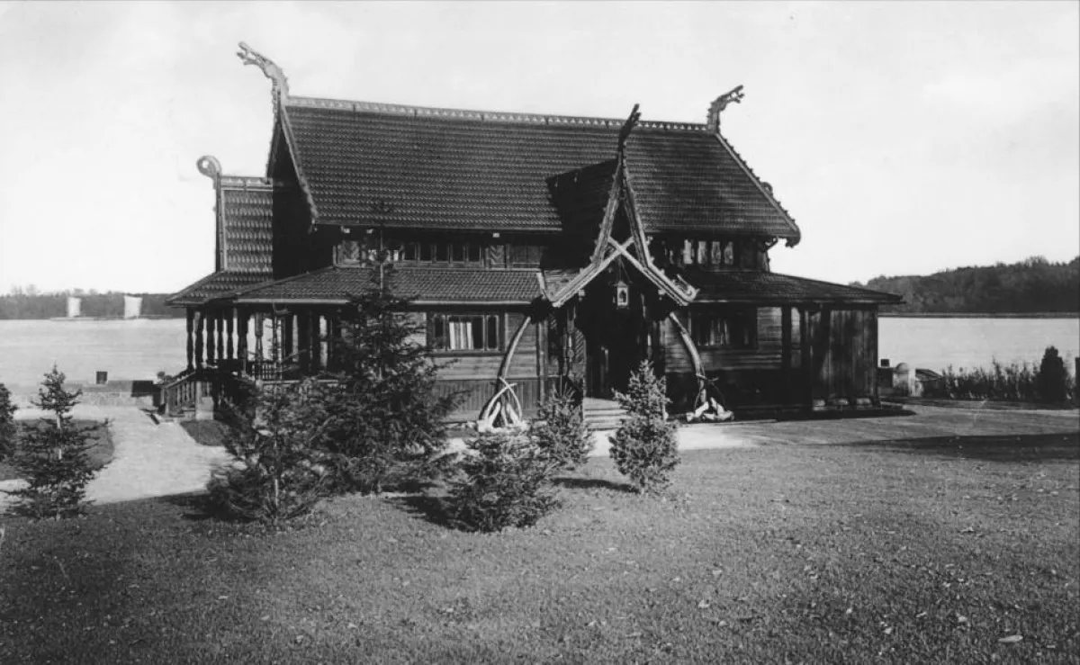 Das ehemalige Hauptgebäude der Matrosenstation Kongsnæs kurz nach seiner Fertigstellung. Quelle: Archiv Förderverein Kongsnaes e.V.