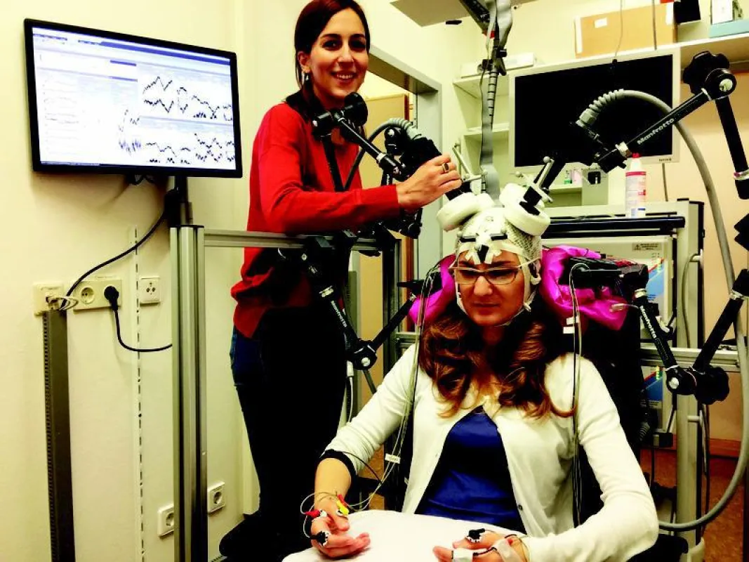 Der Prototyp des NEUROSYNC-Geräts, den die Mediziner nun für die Anwendung in der Therapie weiterentwickeln wollen. (Copyright: Christoph Zrenner / Hertie-Institut für klinische Hirnforschung)