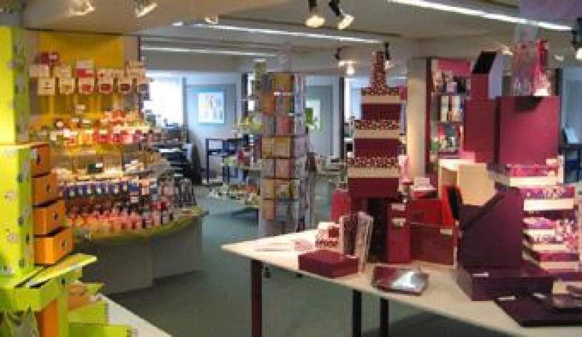 Die Georg Kugelmann GmbH beliefert deutschlandweit den Einzelhandel mit allen gängigen Markenprodukten.