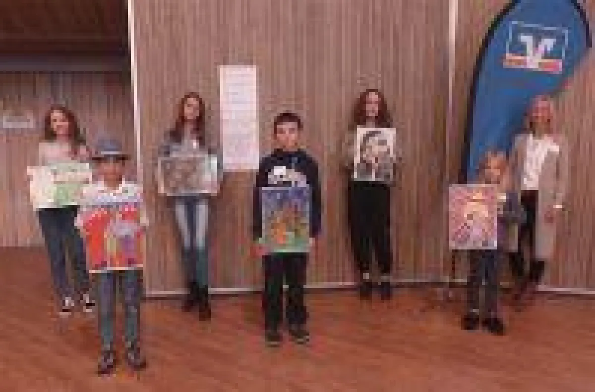 v.l.n.r. Jennifer Sutter, Felix Lücht, Viktoria-Sofia Maier, Boris Bogdanov, Laura Palasis, Keti Heinzler, Claudia Pfirrmann