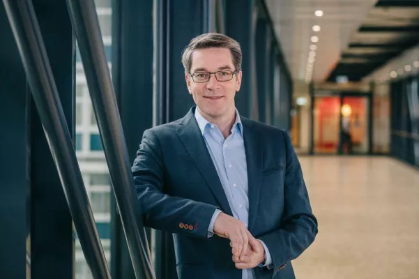 Bild: Alexander Birken neuer Kuratoriums-Vorsitzender der HSBA