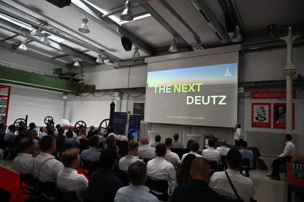 Bild: Vom ersten Viertaktmotor zur KI-Plattform: DEUTZ zeigt digitale Transformation im deutschen Maschinenbau 