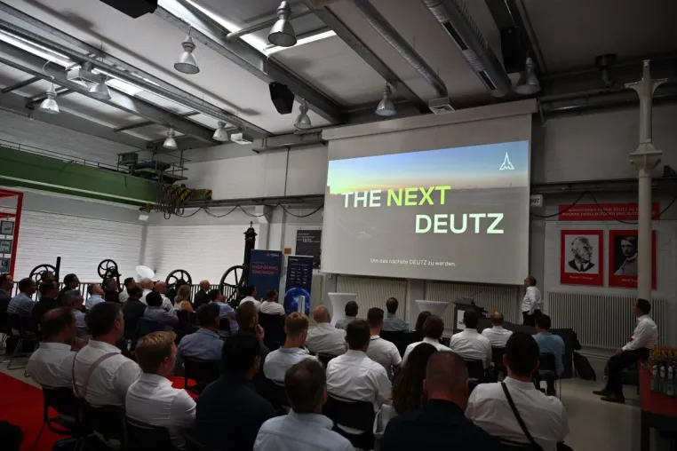 Vom ersten Viertaktmotor zur KI-Plattform: DEUTZ zeigt digitale Transformation im deutschen Maschinenbau Bild: Vom ersten Viertaktmotor zur KI-Plattform: DEUTZ zeigt digitale Transformation im deutschen Maschinenbau