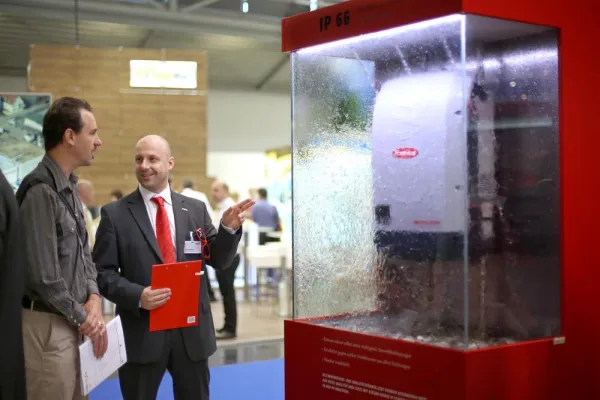 Bild: Intersolar 2014 - Fronius SnapINverter sind ein voller Erfolg