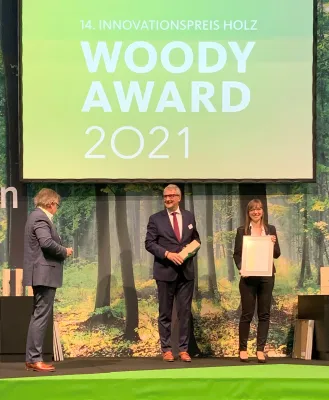 MOCOPINUS erhält zum dritten Mal den Woody Award: Schwer entflammbare Vollholzprofile PROTECO25 ausgezeichnet Bild: MOCOPINUS erhält zum dritten Mal den Woody Award: Schwer entflammbare Vollholzprofile PROTECO25 ausgezeichnet