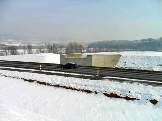 Bild: Staufreie Lösung auf vier „Stelzen“ - STREICHER baut neuartigen Kreisverkehr bei Jena