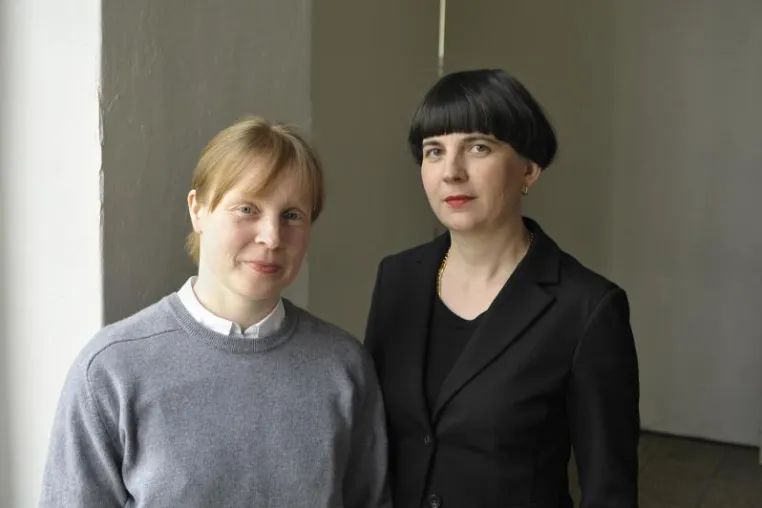 Bild: Barbara Buchmaier und Christine Woditschka mit dem ADKV-ART COLOGNE Preis für Kunstkritik 2014 ausgezeichnet
