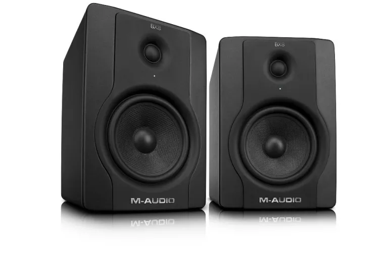 Avid stellt den neuen M-Audio-Keyboard-Controller Keystation Mini 32 sowie die neuen BX D2-Studiomonitore vor Bild: Avid stellt den neuen M-Audio-Keyboard-Controller Keystation Mini 32 sowie die neuen BX D2-Studiomonitore vor