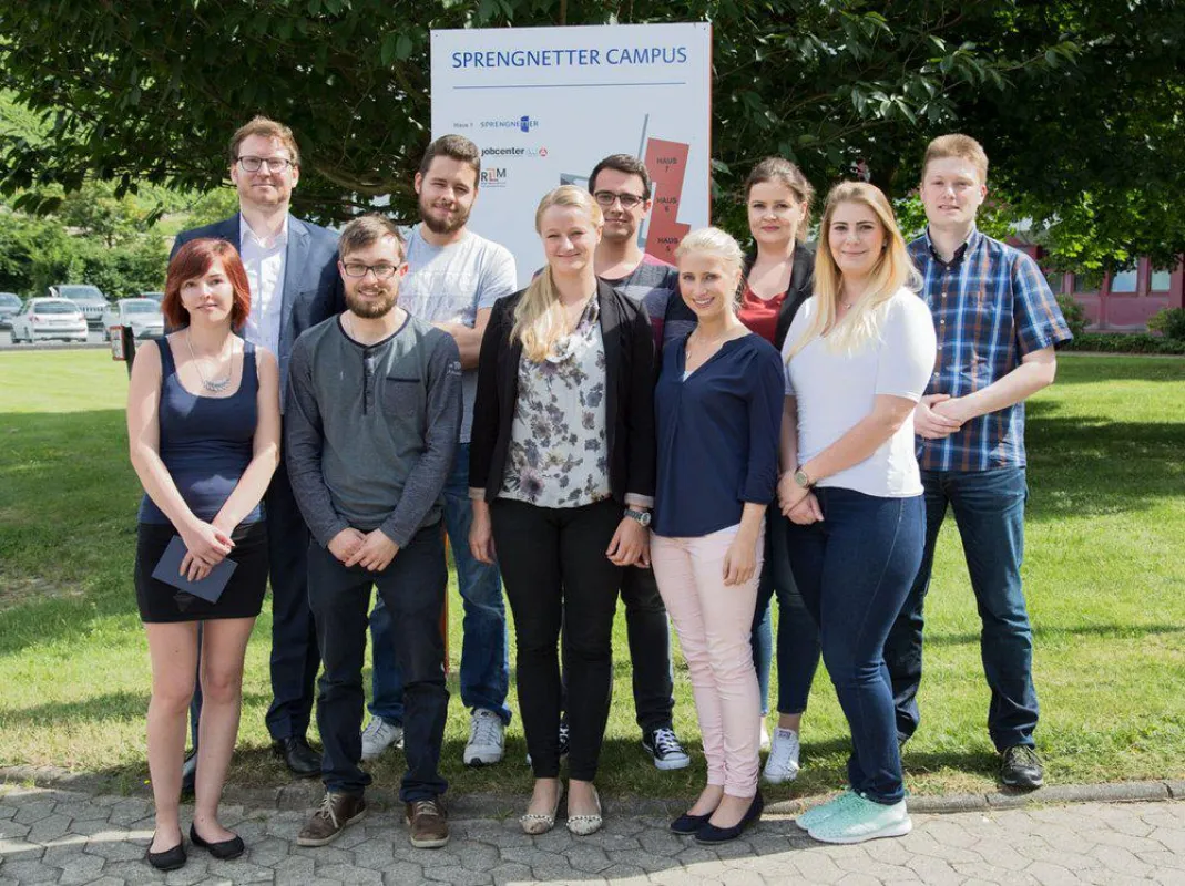 Vordere Reihe v.l.n.r. Sarah Schaefer, Stephan Weber, Julia Dittmann, Denise Johann, Sina Gerhardt H
