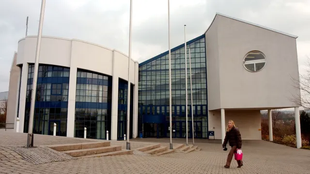 Absolventen der Universität Witten/Herdecke sind erfolgreich Bild: Absolventen der Universität Witten/Herdecke sind erfolgreich