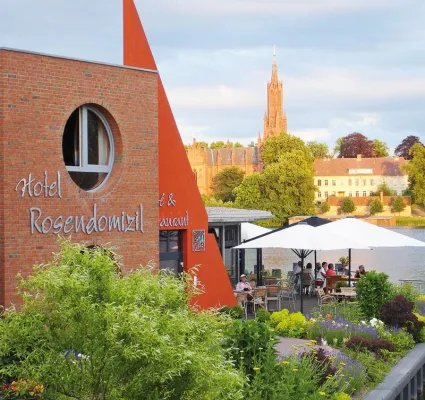 Bild: Kitzbüheler Mode – präsentiert im Hotel Rosendomizil in Malchow