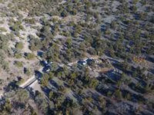 Bild: U.S. Gold Corp. startet erste Bohrungen im neuen aussichtsreichen Gebiet in dem Oberflächenarbeiten 5 g/