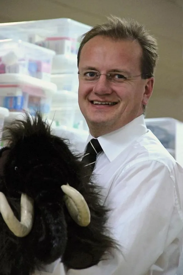 Reiner Christensen stellt den Ansatz von Mammut Pharma auf dem Gynäkologen-Stammtisch in Berlin vor.