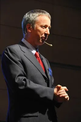 Wirkung professioneller Rhetorik und Körpersprache Bild: Wirkung professioneller Rhetorik und Körpersprache