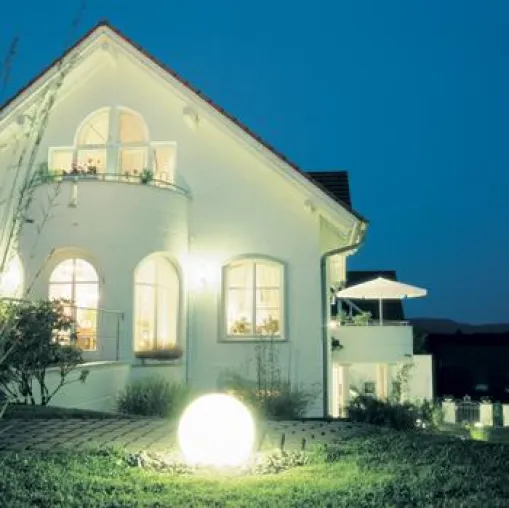 Bild: Schön, eindrucksvoll, sicher - Licht für den Garten