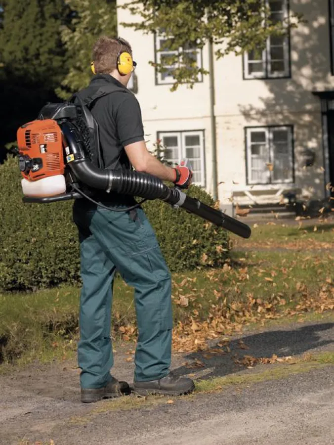 Der Dolmar PB-7600.4 überzeugt mit einem leistungsstarken Viertaktmotor.