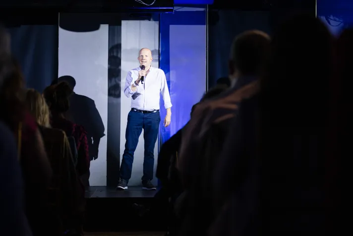 Stefan Schulz begeistert in New York City mit wegweisender Rede zur persönlichen Transformation Bild: Stefan Schulz begeistert in New York City mit wegweisender Rede zur persönlichen Transformation