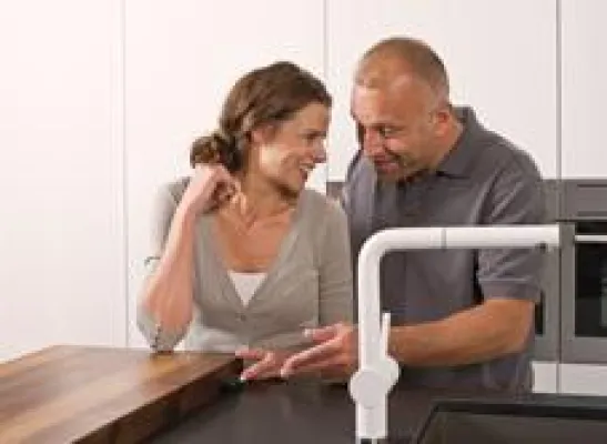 Bild: Österreichs erste höhenvariable Kochinsel