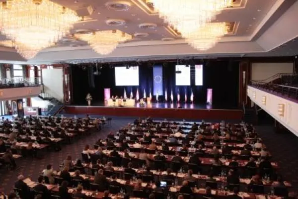 Einzige Fachkonferenz für EU-Fonds 2011 in Europa Bild: Einzige Fachkonferenz für EU-Fonds 2011 in Europa