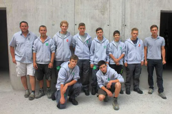 Bild: Tomaselli Gabriel Bau: acht neue Lehrlinge am Werk