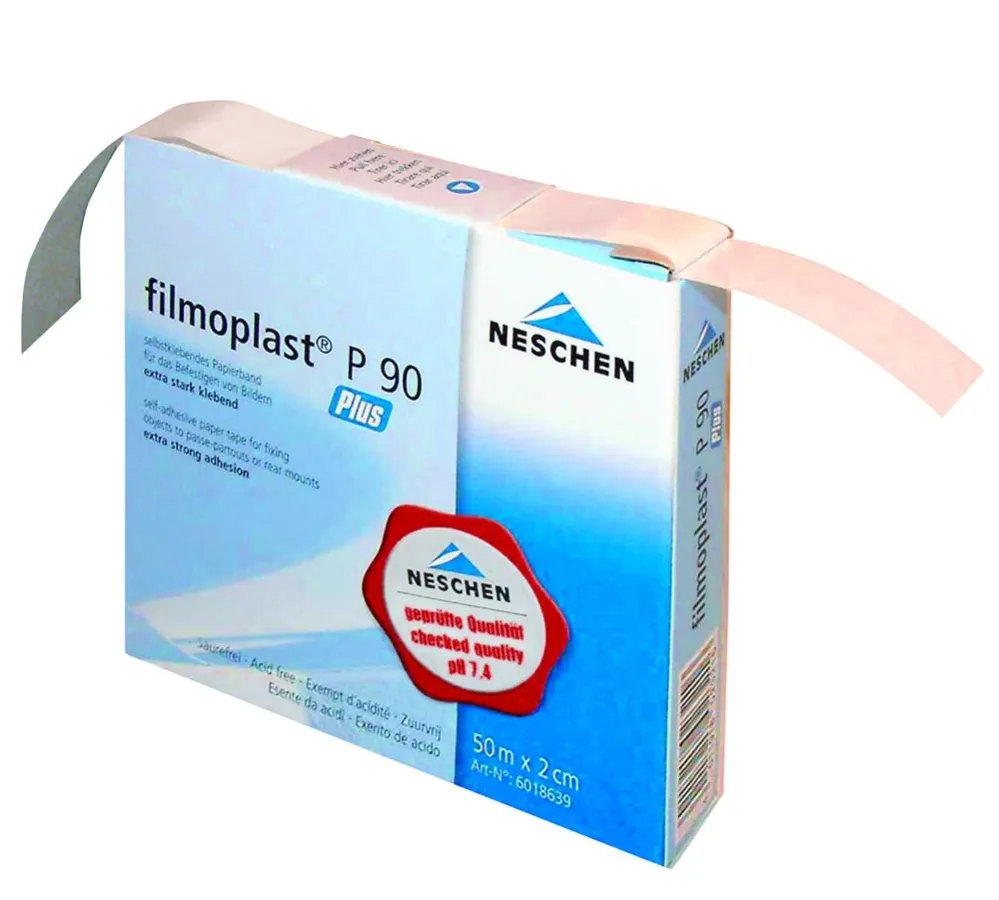 Das neue Neschen-Produkt für die Buchreparatur: filmoplast P 90 plus in der praktischen Spenderschachtel. Dünner als Textilband eignet es sich besonders für das Einhängen des Buchblocks in den Einband