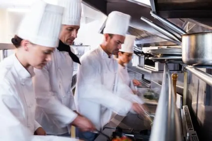 Bild: Reinigung der Küchenabluft - organische Fette und Gerüche mit OZON beseitigen