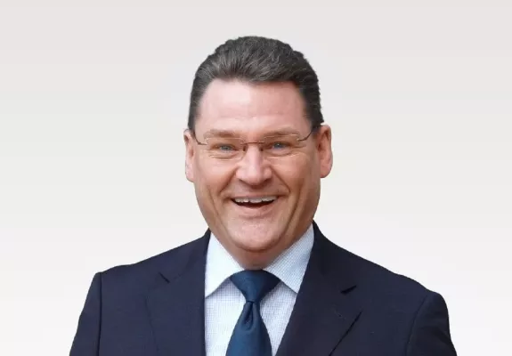 Bild: Alt + Jung = Erfolg! - Generationenmanagement wird zum strategischen Erfolgsfaktor.