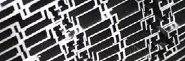Bild: Eine Oberflächenveredelung durch eine Messingschicht