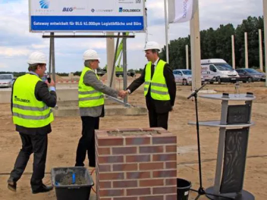 Bild: Gateway Real Estate und BLG Logistics legen Grundstein für Logistikcenter in Falkensee