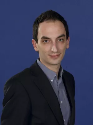 Bild: Paul Schmidmaier Immobilien: Daniel Arnone schließt Ausbildung mit Bestnoten ab