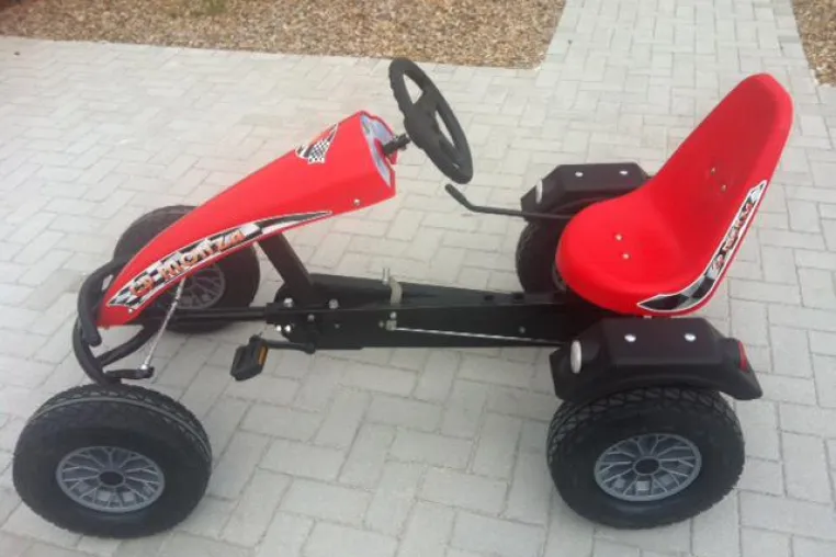 Bild: Demnächst bei gokart-profi.de: DINO CARS Monza die Sondermodelle