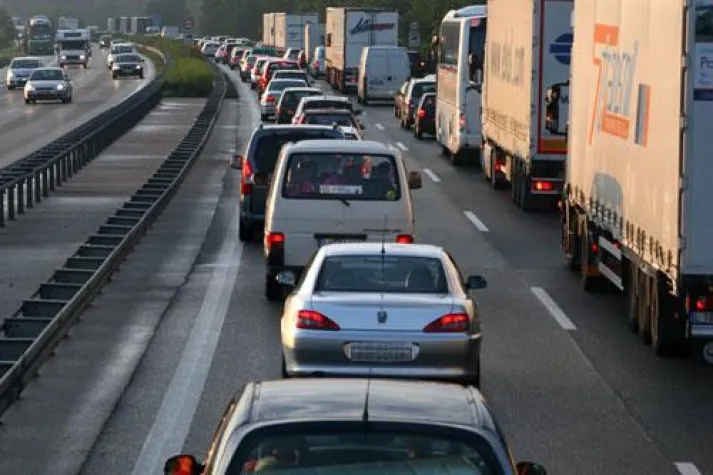 Bild: Endspurt auf den Autobahnen: Hohes Verkehrsaufkommen