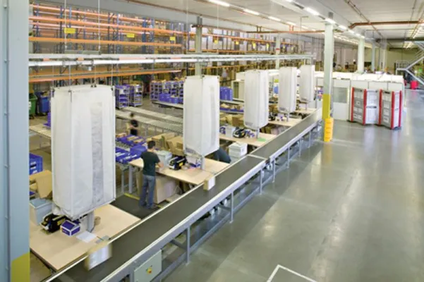 Automatische Packplatzversorgung für Luftbeutel-Füllsysteme Bild: Automatische Packplatzversorgung für Luftbeutel-Füllsysteme