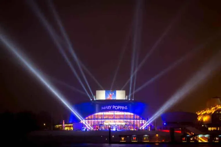 Bild: NORDLITE Veranstaltungstechnik stattete Mary Poppins Musical-Premiere in Hamburg aus