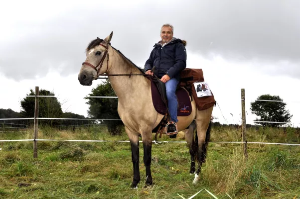 Bild: Auf dem Pferd erst durch Deutschland und dann bis nach China 