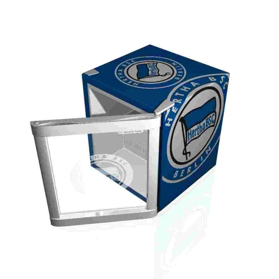 Der Fußball-KühlWürfel im HERTHA BSC Berlin-Design macht die Fanausstattung komplett. Weitere Minikühlschrank-Modelle folgen in Kürze (u.a. Borussia Dortmund ab September im Handel).