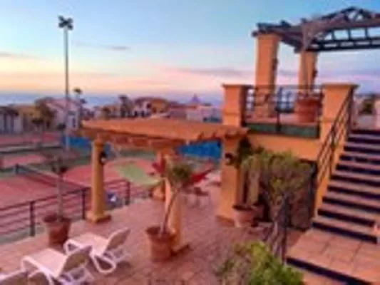 Tennis trotz trüben Tagen Mit Aldiana schon im Winter der Sonne entgegen Bild: Tennis trotz trüben Tagen Mit Aldiana schon im Winter der Sonne entgegen